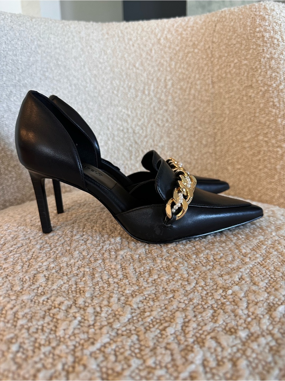 Karl Lagerfeld Black Pointed Toe Heels with Gold Chain